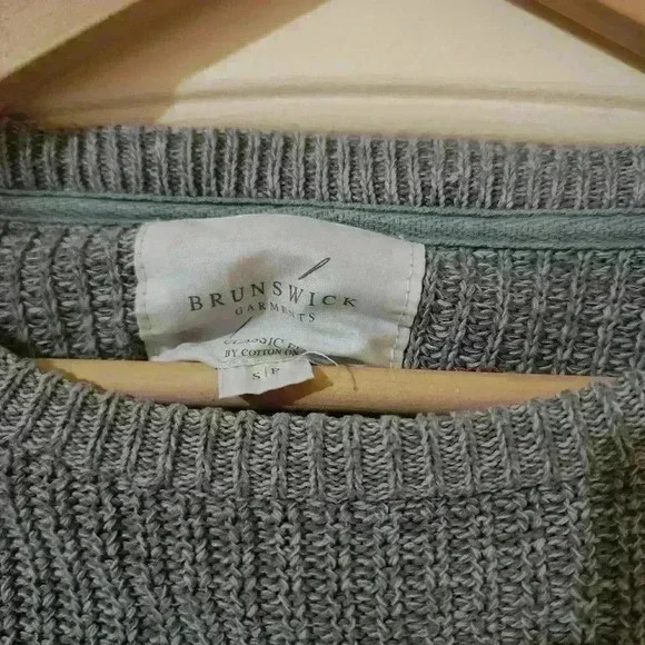Brunswick long sleeve knit pull over size small - Picture 3 of 5